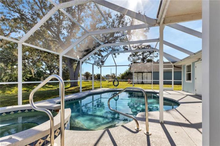 6256  Hoffman  ST, NORTH PORT, FL 34287