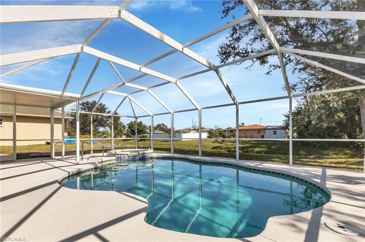 6256  Hoffman  ST, NORTH PORT, FL 34287
