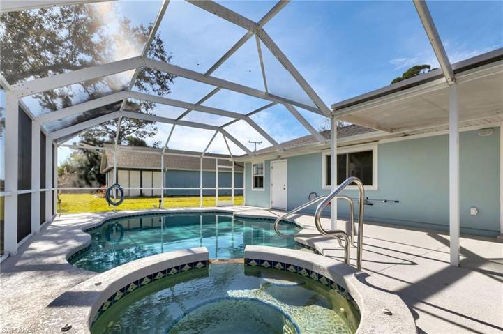 6256  Hoffman  ST, NORTH PORT, FL 34287
