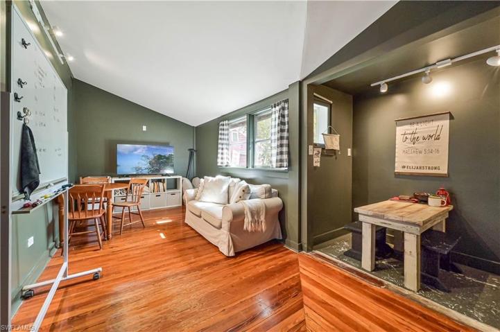 1611 Fowler St.
