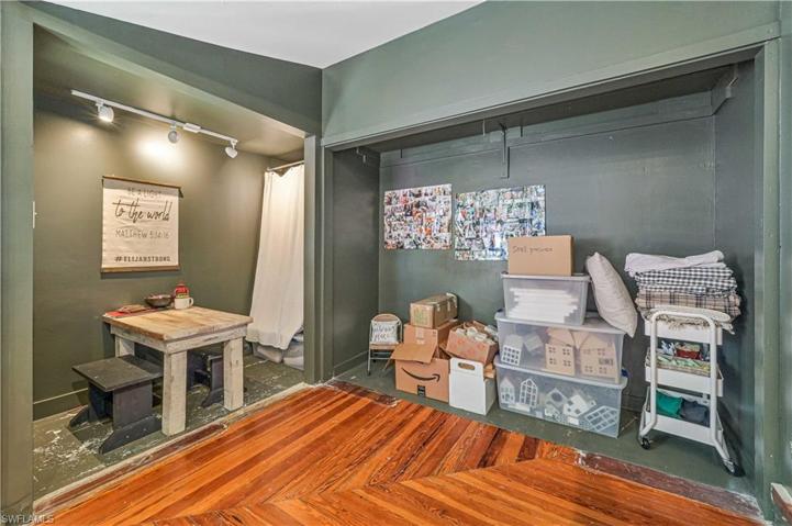 1611 Fowler St.