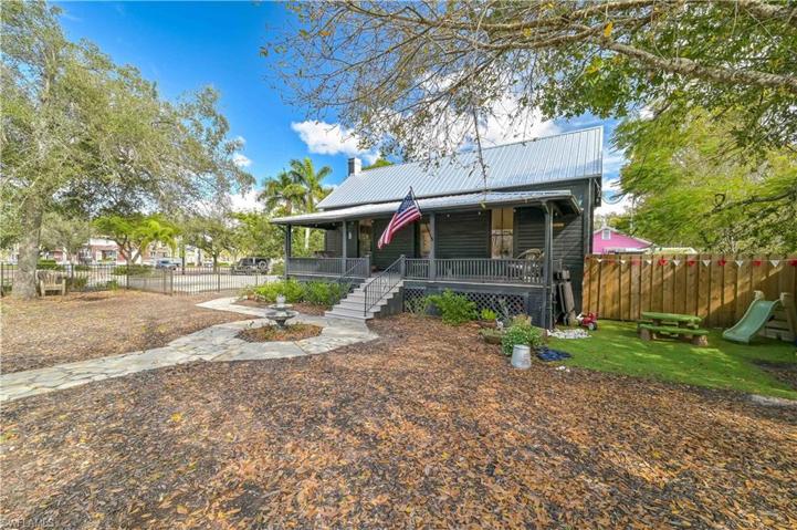 1611 Fowler St.