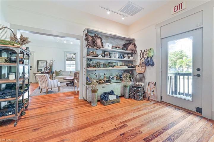 1611 Fowler St.