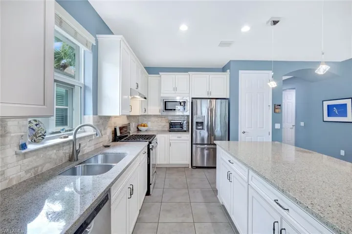 20083  Tavernier  DR, Estero, FL 33928