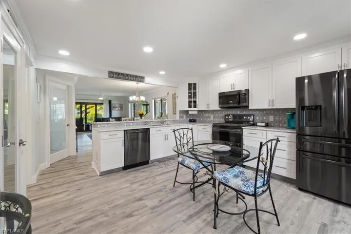 4973  Pepper  CIR, Naples, FL 34113