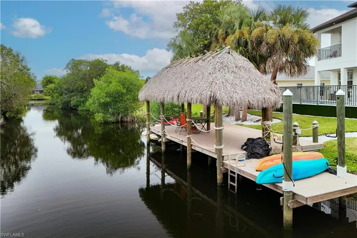 Tiki hut