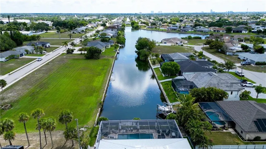 1621 NE 5th  TER, Cape Coral, FL 33909