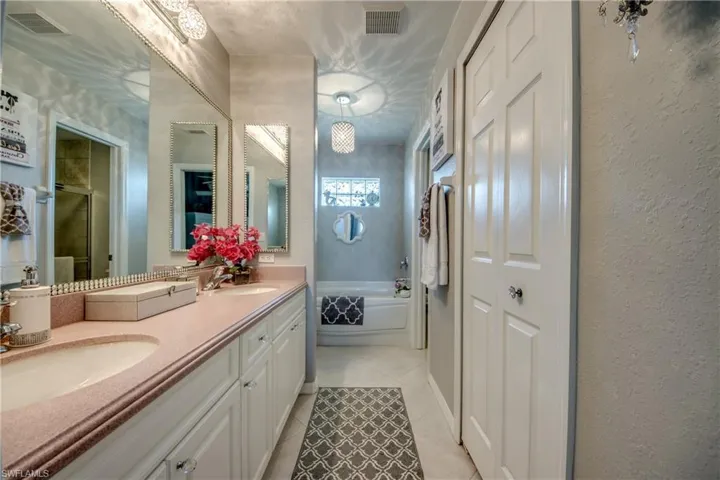 1621 NE 5th  TER, Cape Coral, FL 33909