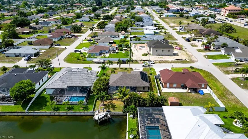 1621 NE 5th  TER, Cape Coral, FL 33909