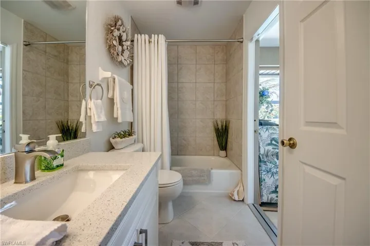 1621 NE 5th  TER, Cape Coral, FL 33909