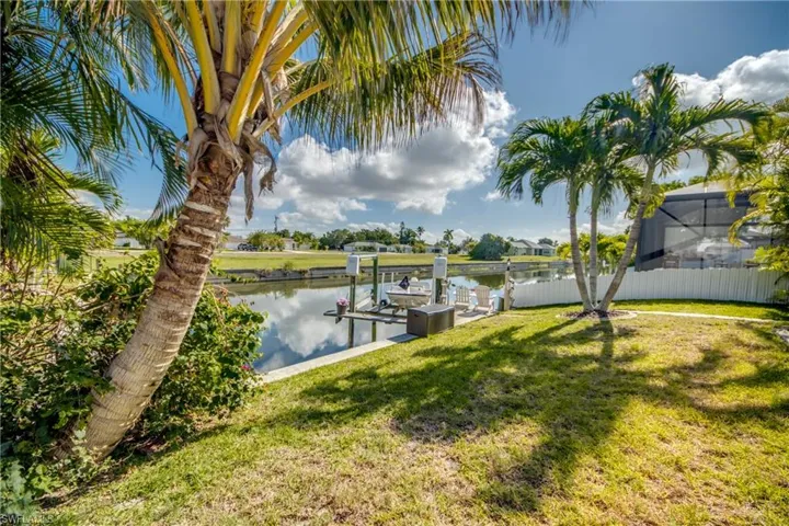 1621 NE 5th  TER, Cape Coral, FL 33909