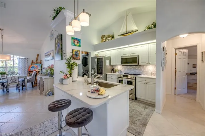 1621 NE 5th  TER, Cape Coral, FL 33909