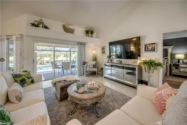 1621 NE 5th  TER, Cape Coral, FL 33909
