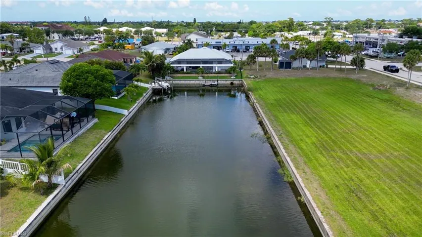 1621 NE 5th  TER, Cape Coral, FL 33909