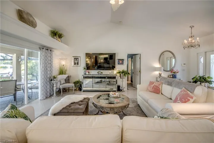 1621 NE 5th  TER, Cape Coral, FL 33909