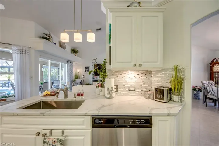 1621 NE 5th  TER, Cape Coral, FL 33909