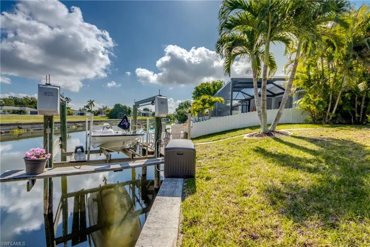 1621 NE 5th  TER, Cape Coral, FL 33909