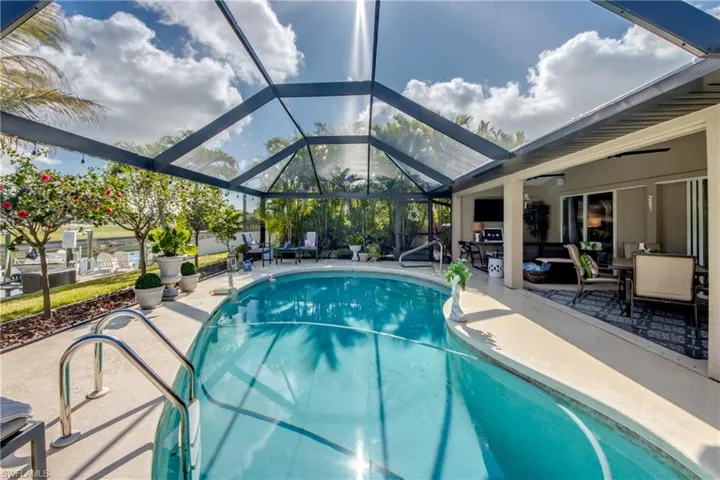 1621 NE 5th  TER, Cape Coral, FL 33909