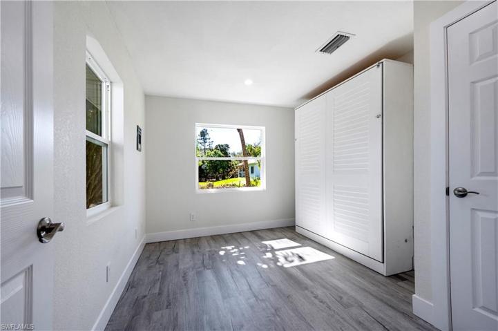 Spare bedroom.
