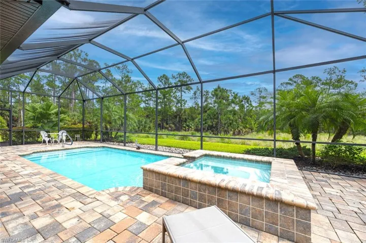 1523  Mockingbird  DR, Naples, FL 34120