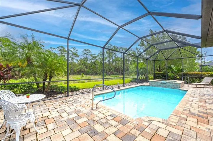 1523  Mockingbird  DR, Naples, FL 34120