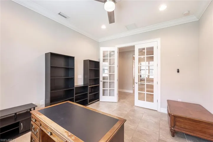 1523  Mockingbird  DR, Naples, FL 34120