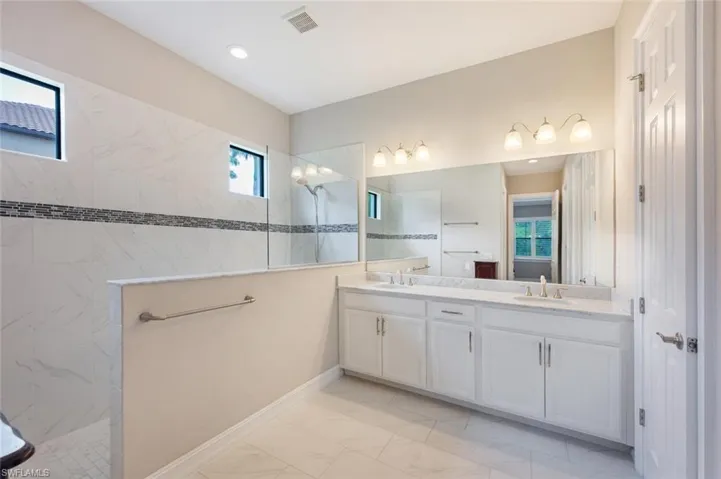 1523  Mockingbird  DR, Naples, FL 34120