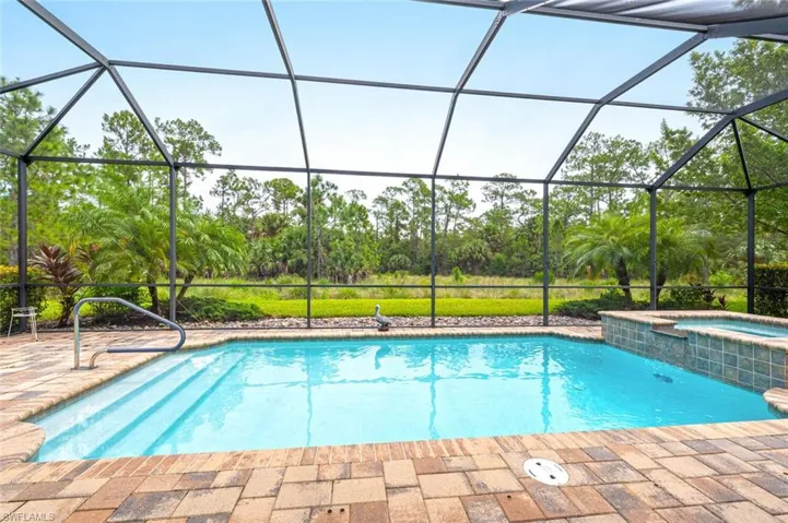 1523  Mockingbird  DR, Naples, FL 34120