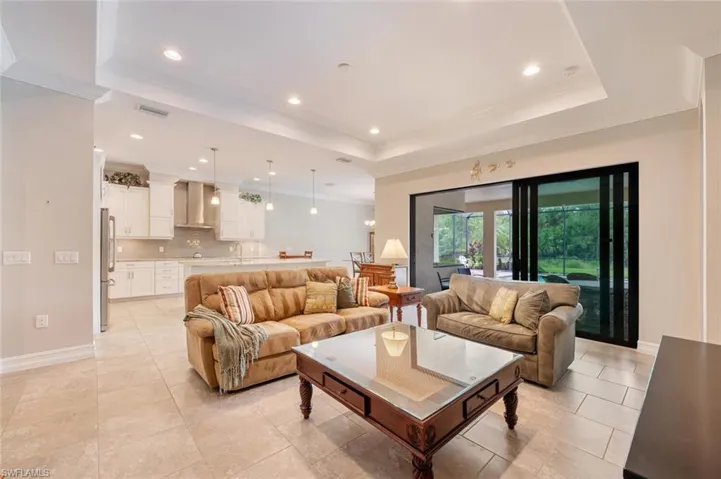1523  Mockingbird  DR, Naples, FL 34120
