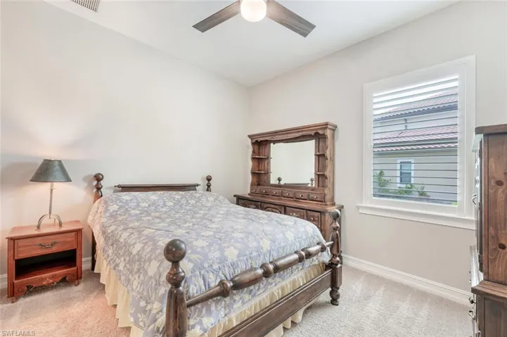 1523  Mockingbird  DR, Naples, FL 34120