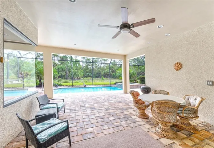 1523  Mockingbird  DR, Naples, FL 34120