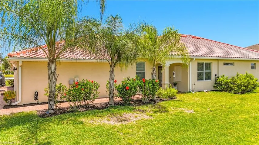 2558 Vine Ave, Naples, Florida 34120