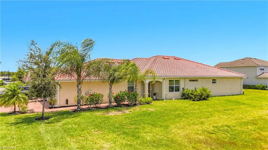 2558 Vine Ave, Naples, Florida 34120