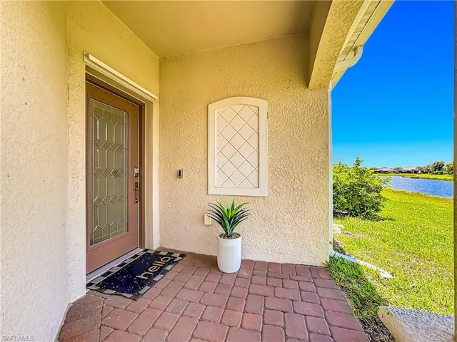 2558 Vine Ave, Naples, Florida 34120