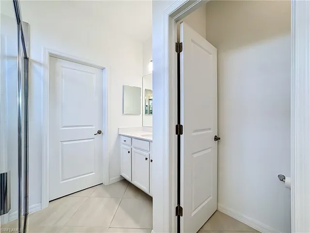 2558 Vine Ave, Naples, Florida 34120