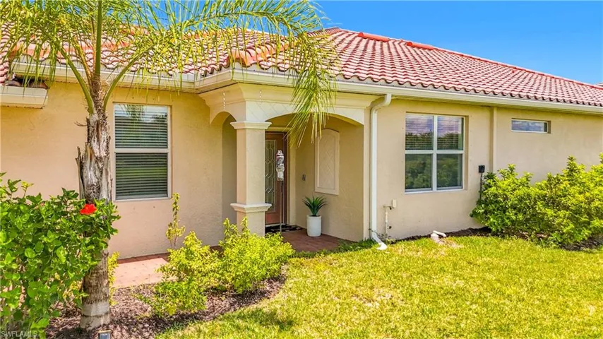 2558 Vine Ave, Naples, Florida 34120