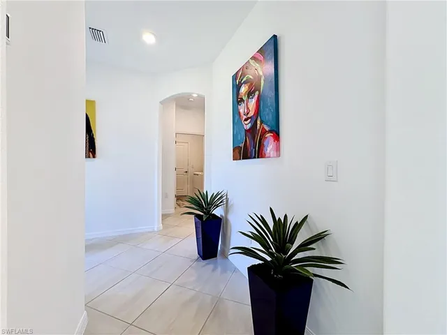 2558 Vine Ave, Naples, Florida 34120