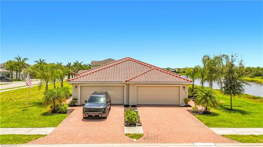 2558 Vine Ave, Naples, Florida 34120