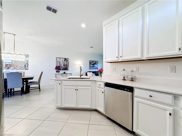 2558 Vine Ave, Naples, Florida 34120