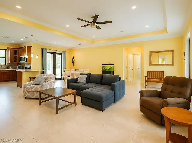 4060  6th NE AVE, Naples, FL 34120