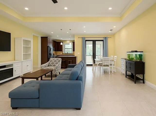 4060  6th NE AVE, Naples, FL 34120