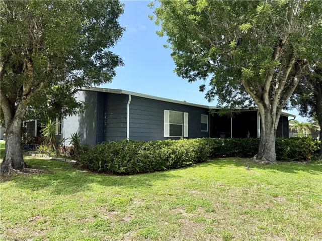 9735 Lake Fairways Blvd, North Fort Myers, Florida 33903