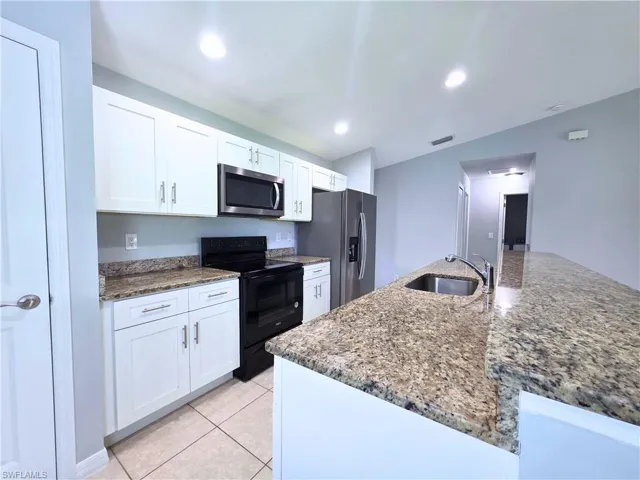 1825 Sw 1st Ave, Cape Coral, Florida 33991