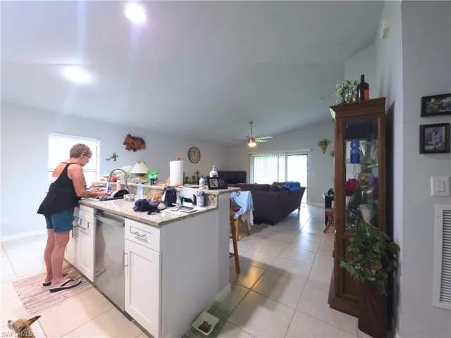 1825 Sw 1st Ave, Cape Coral, Florida 33991