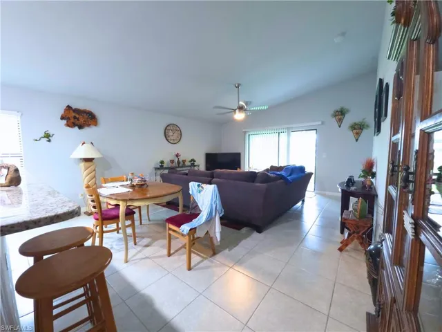 1825 Sw 1st Ave, Cape Coral, Florida 33991
