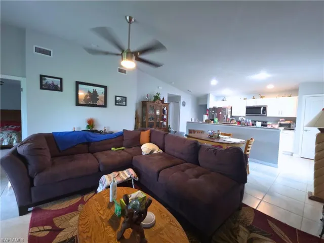 1825 Sw 1st Ave, Cape Coral, Florida 33991