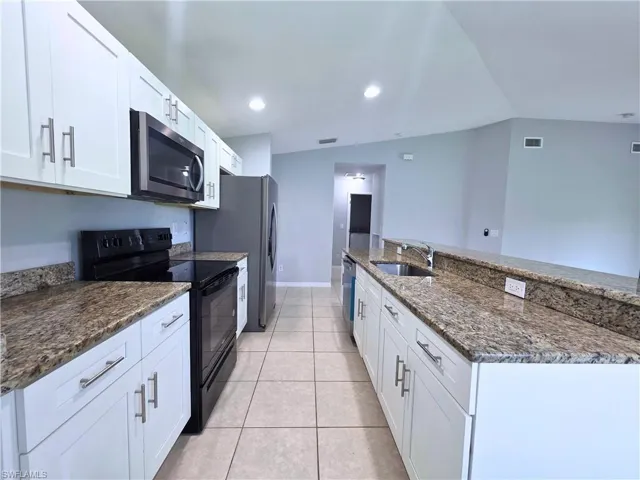 1825 Sw 1st Ave, Cape Coral, Florida 33991