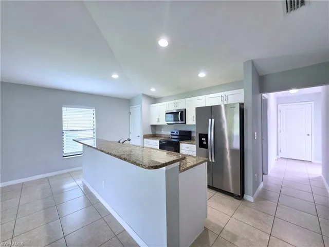 1825 Sw 1st Ave, Cape Coral, Florida 33991