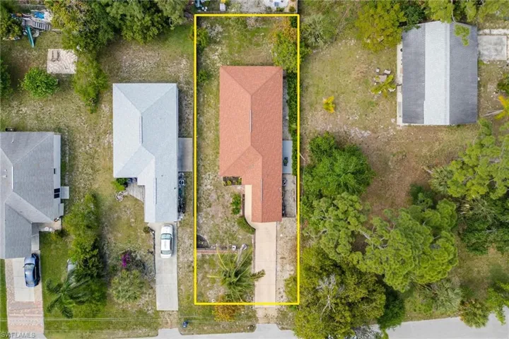 10017  Connecticut  ST, Bonita Springs, FL 34135