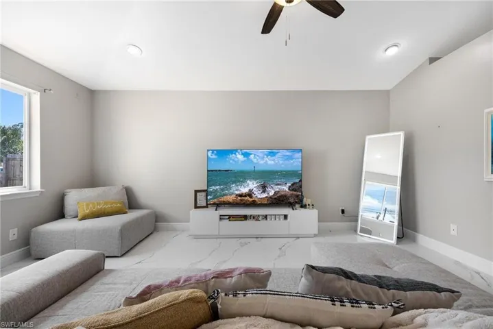 10017  Connecticut  ST, Bonita Springs, FL 34135
